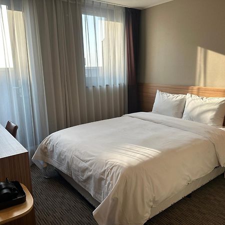 Golden Harbor Hotel Pyeongtaek Exterior photo