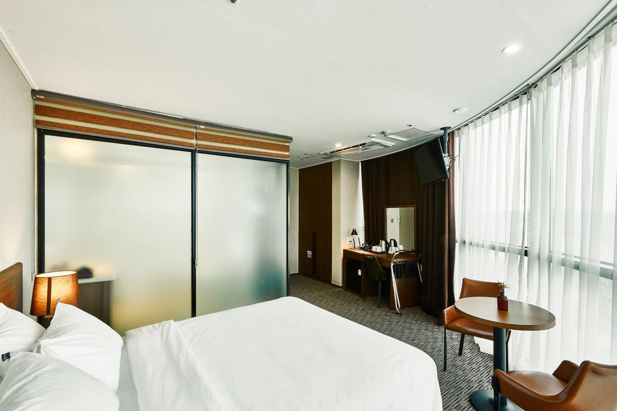 Golden Harbor Hotel Pyeongtaek Exterior photo