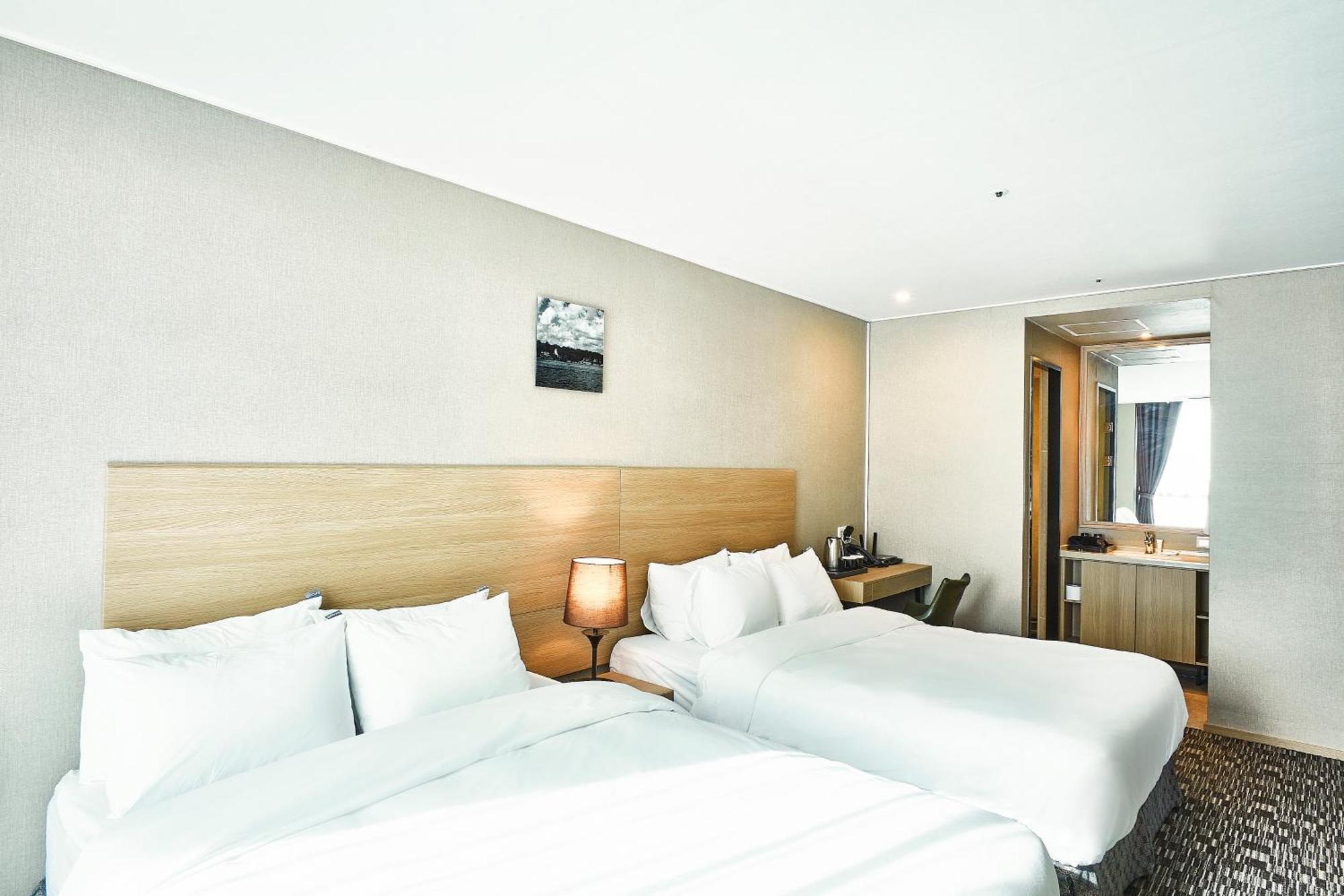 Golden Harbor Hotel Pyeongtaek Exterior photo