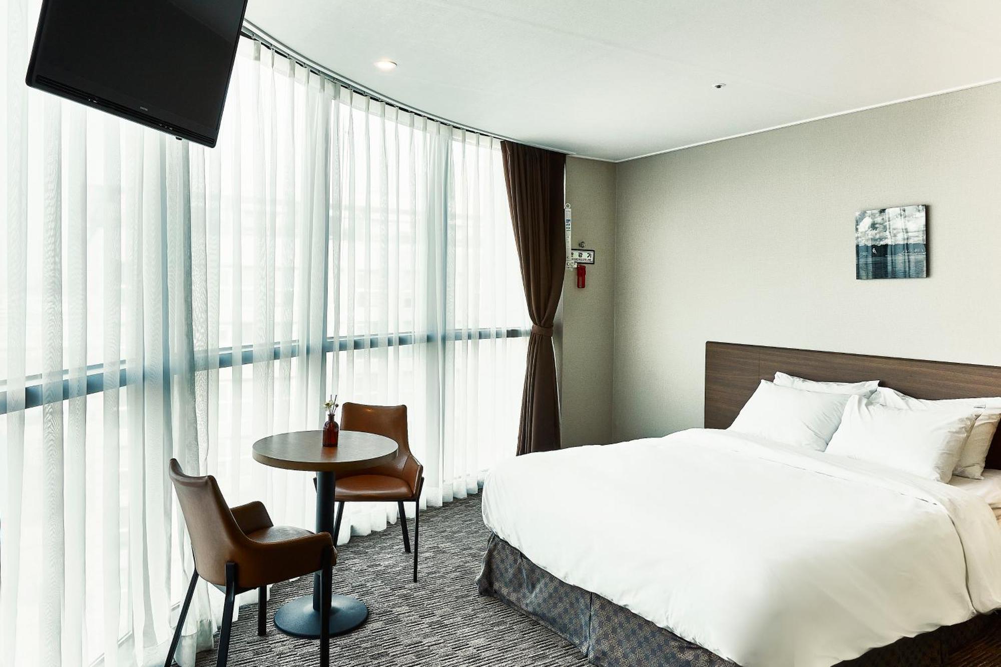 Golden Harbor Hotel Pyeongtaek Exterior photo