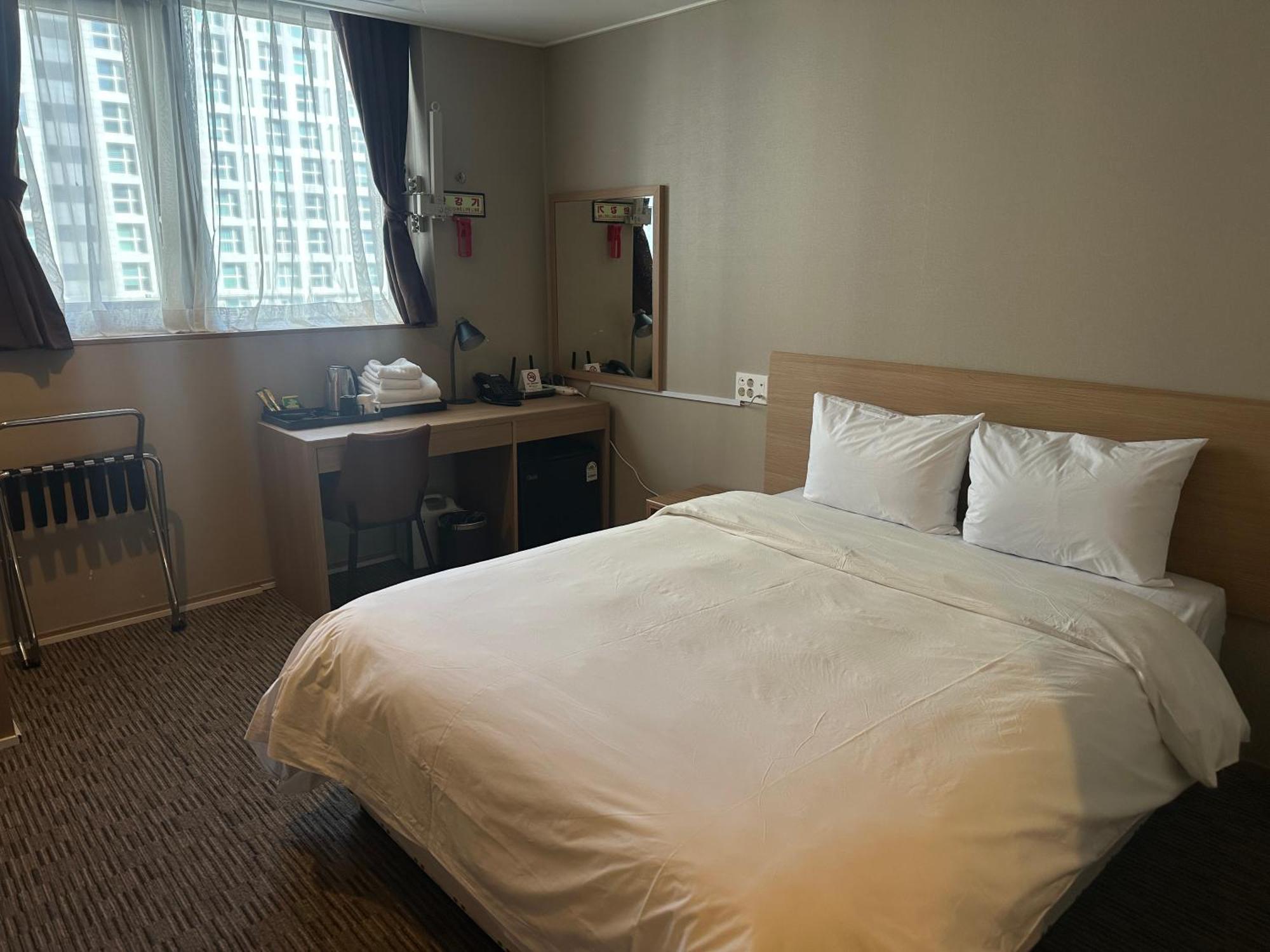 Golden Harbor Hotel Pyeongtaek Exterior photo